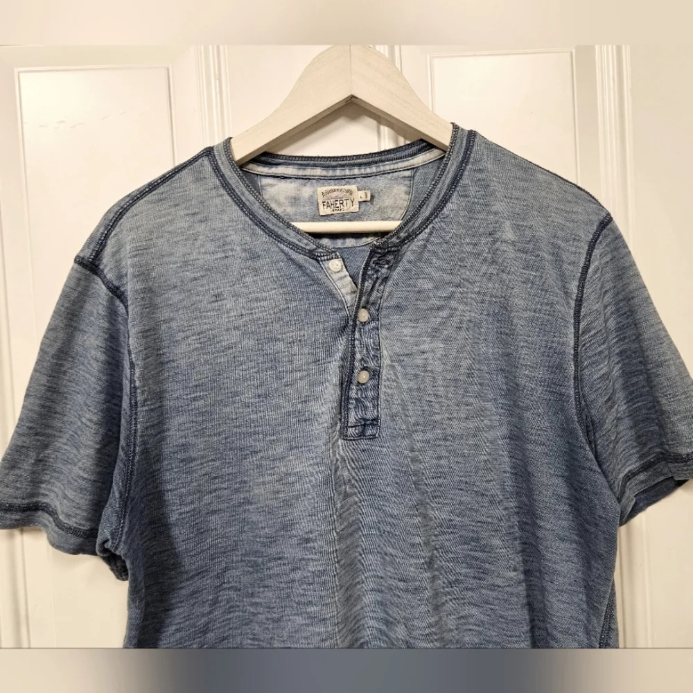 Faherty Heathered acid washed blue henley Men cotton Tee shirt tops size L - Picture 5 of 9